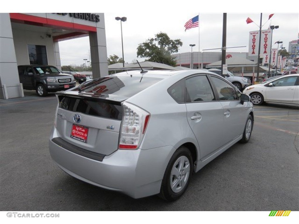 2010 Prius Hybrid IV - Classic Silver Metallic / Dark Gray photo #7
