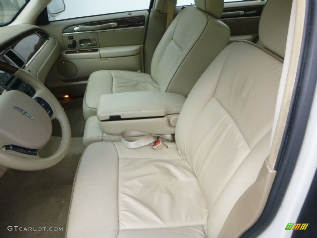 2007 Town Car Designer - Cashmere Tri-Coat / Light Camel photo #15