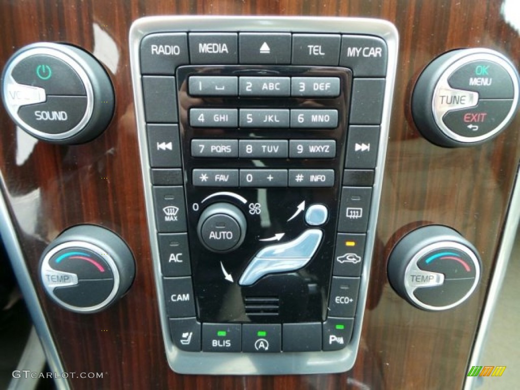 2015 Volvo XC60 T5 Drive-E Controls Photo #91058745