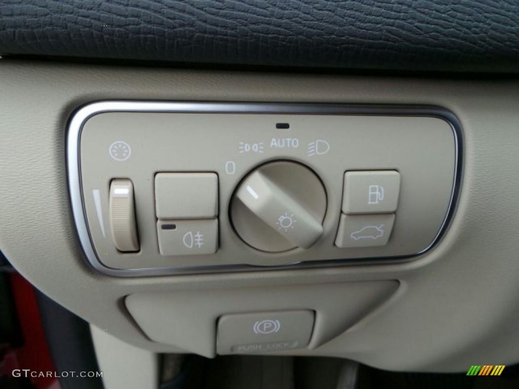2015 Volvo XC60 T5 Drive-E Controls Photo #91058820