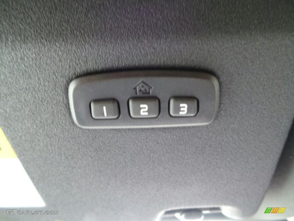 2015 Volvo XC60 T5 Drive-E Controls Photo #91059459