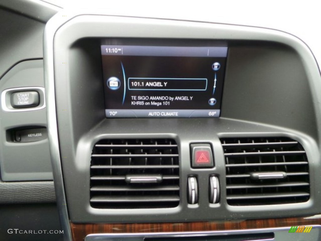 2015 Volvo XC60 T5 Drive-E Controls Photo #91059651