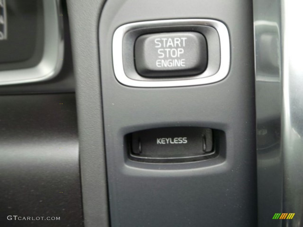 2015 Volvo XC60 T5 Drive-E Controls Photo #91059672