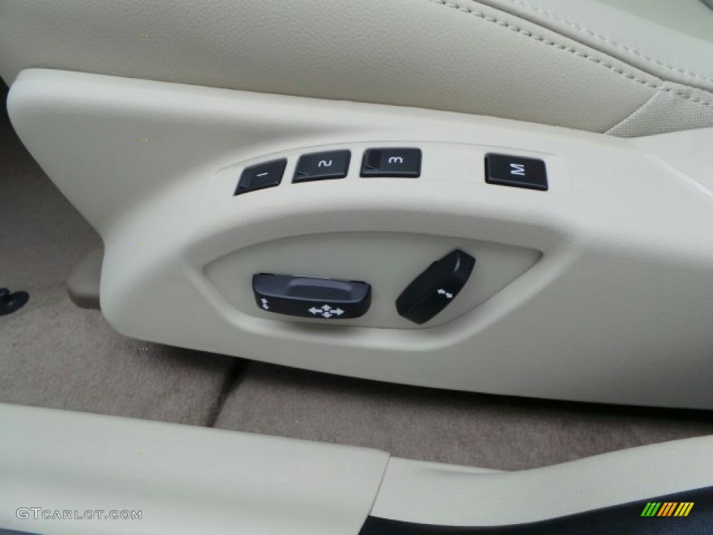 2015 Volvo XC60 T5 Drive-E Controls Photo #91060449