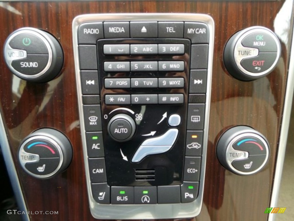 2015 Volvo XC60 T5 Drive-E Controls Photo #91060578