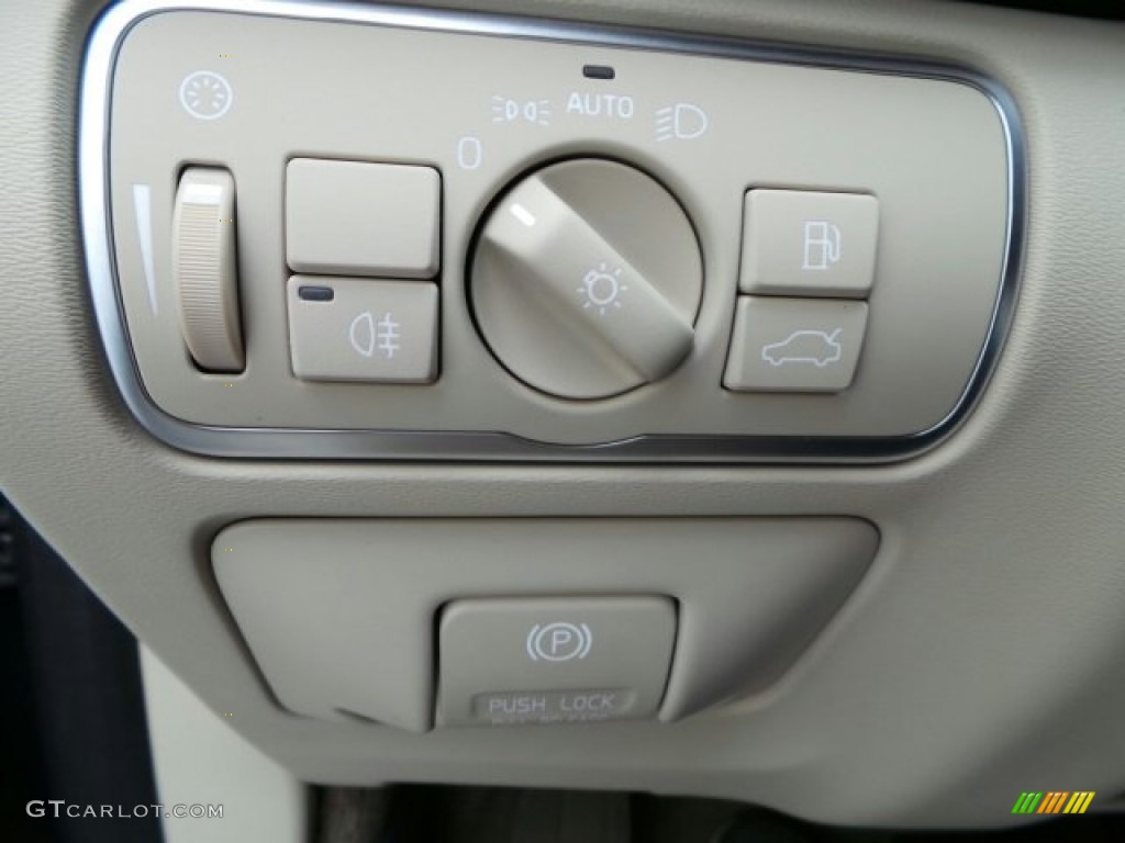 2015 Volvo XC60 T5 Drive-E Controls Photo #91060629