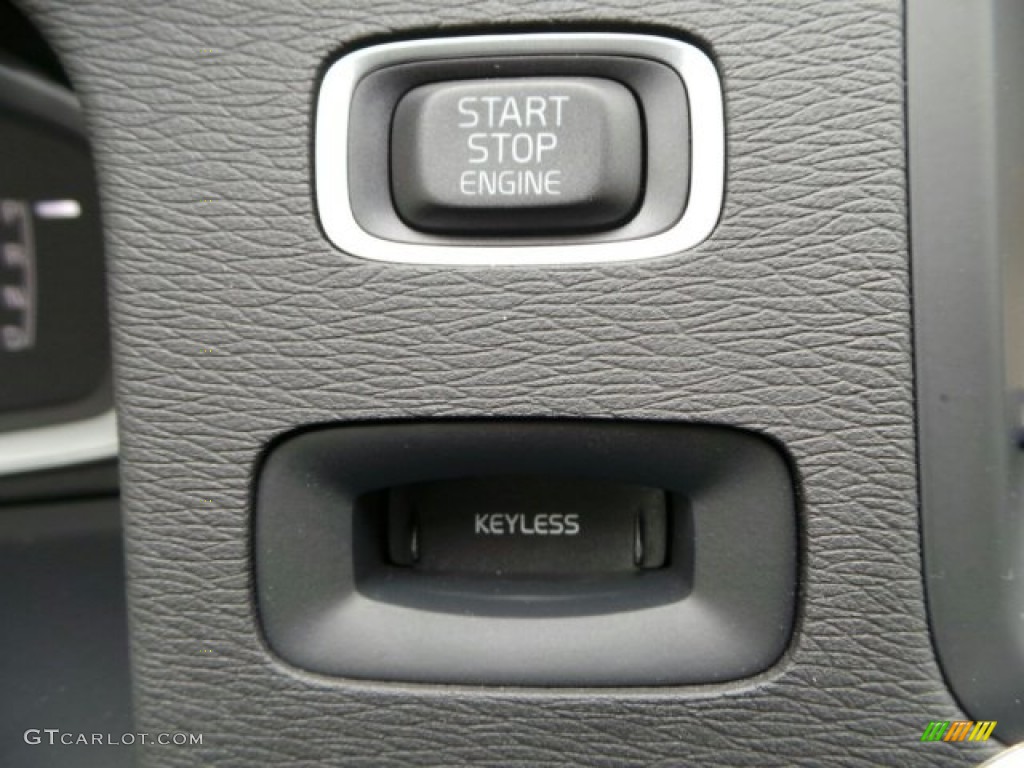 2015 Volvo V60 T6 AWD R-Design Controls Photo #91064829