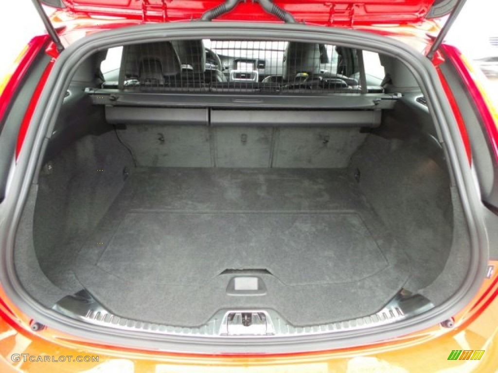 2015 Volvo V60 T6 AWD R-Design Trunk Photos