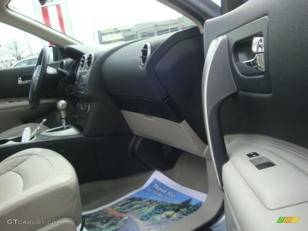 2011 Rogue SV AWD - Frosted Steel Metallic / Gray photo #16
