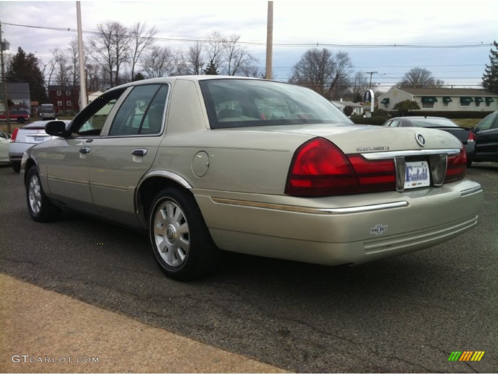 2003 Grand Marquis LS - Arizona Beige Metallic / Medium Parchment photo #17