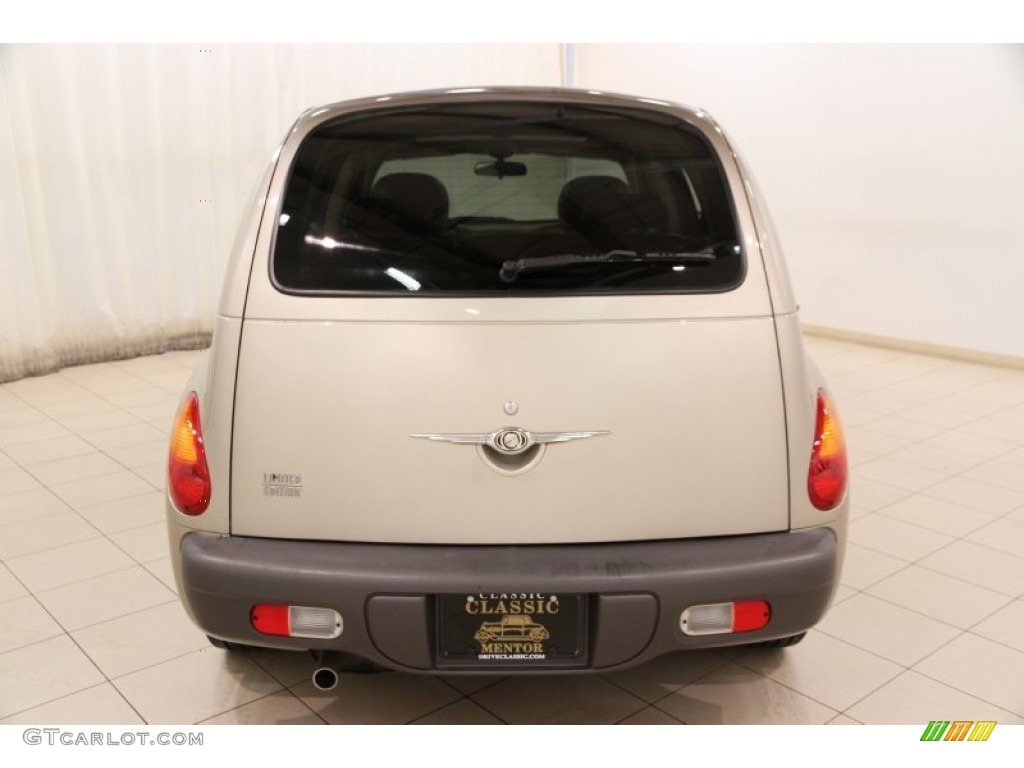 2002 PT Cruiser Limited - Light Almond Metallic / Taupe photo #13