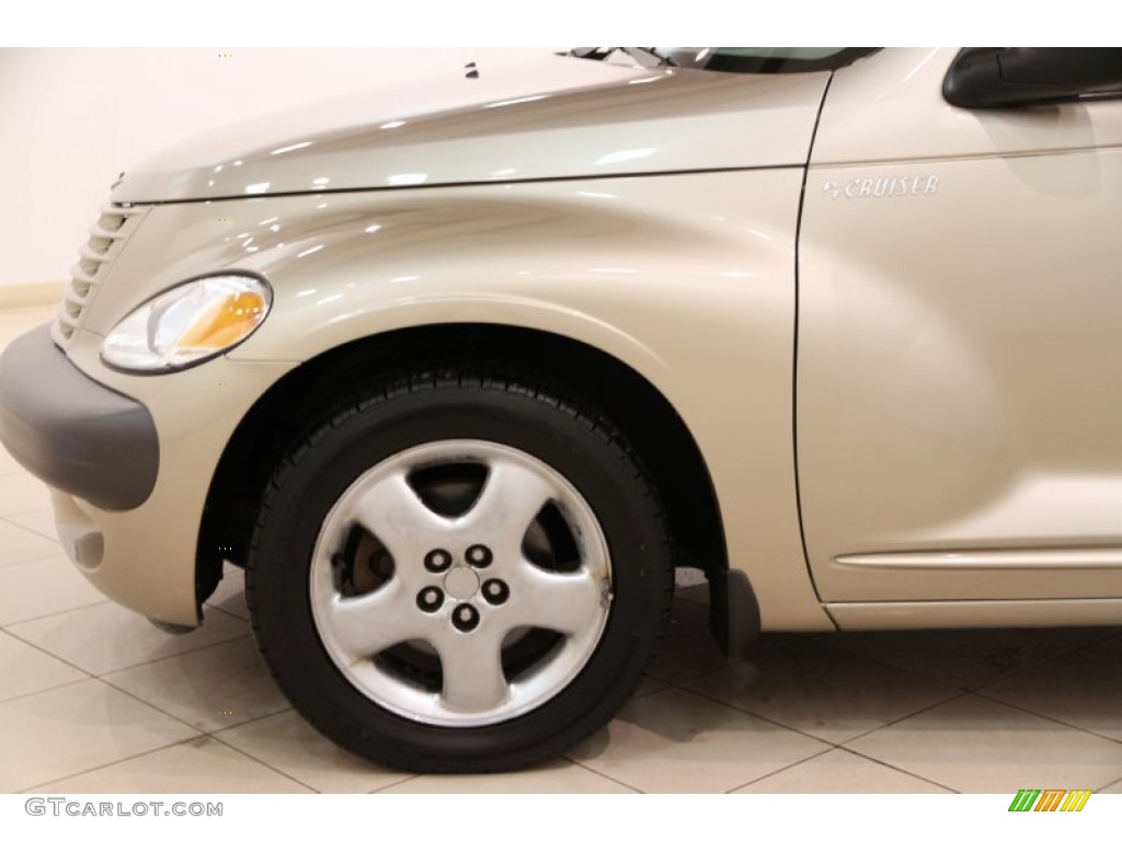 2002 PT Cruiser Limited - Light Almond Metallic / Taupe photo #15
