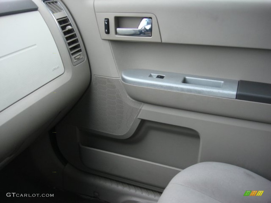 2008 Mariner I4 - Black / Stone photo #15