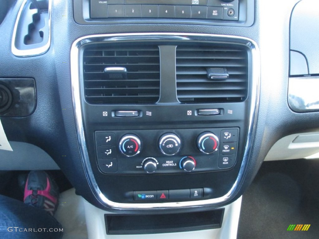 2012 Grand Caravan SXT - Stone White / Black/Light Graystone photo #17