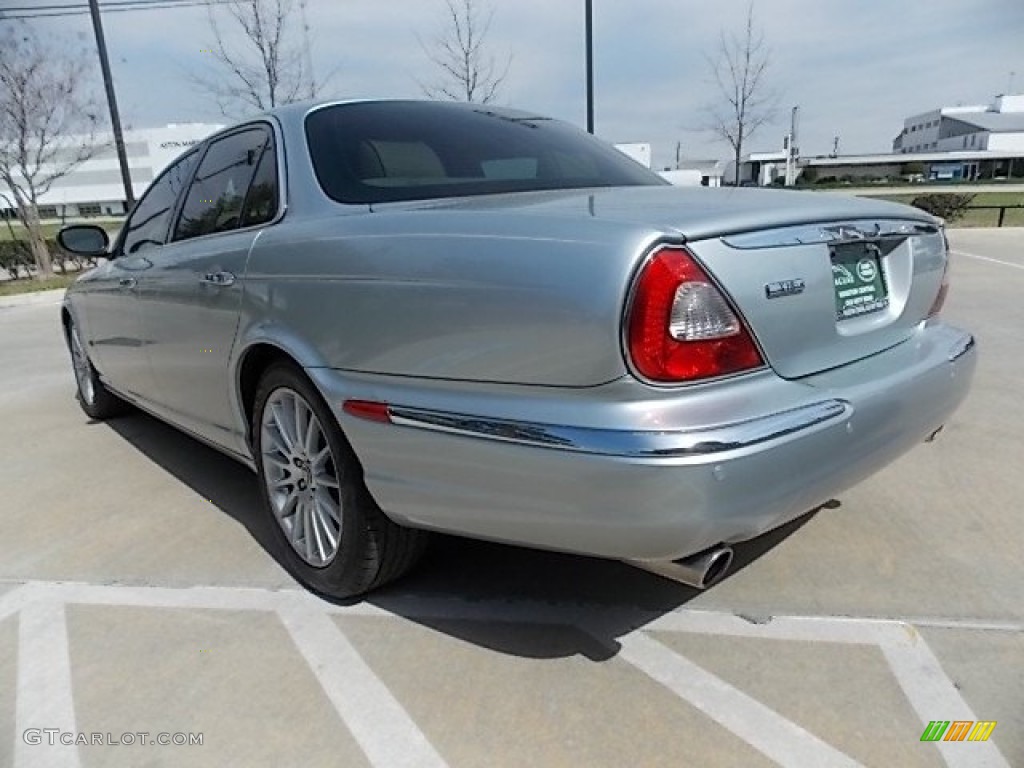 2007 XJ XJ8 - Liquid Silver Metallic / Barley photo #5