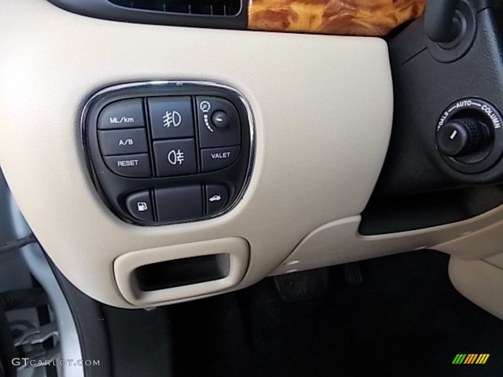 2007 Jaguar XJ XJ8 Controls Photo #91089415