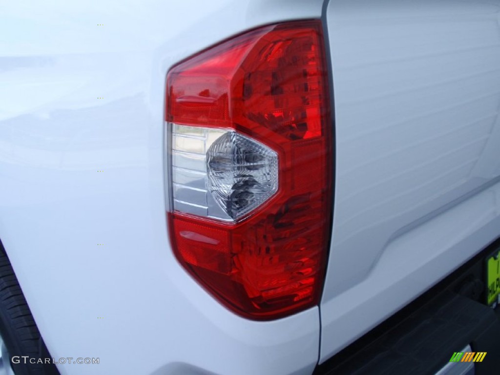 2014 Tundra SR5 Crewmax - Super White / Graphite photo #16