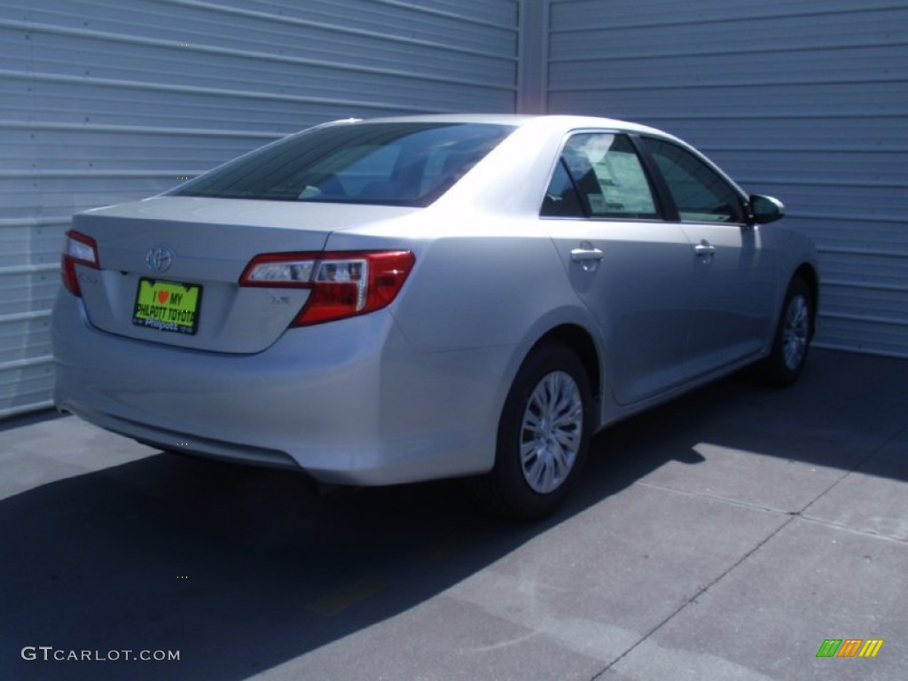 2014 Camry LE - Classic Silver Metallic / Ash photo #4
