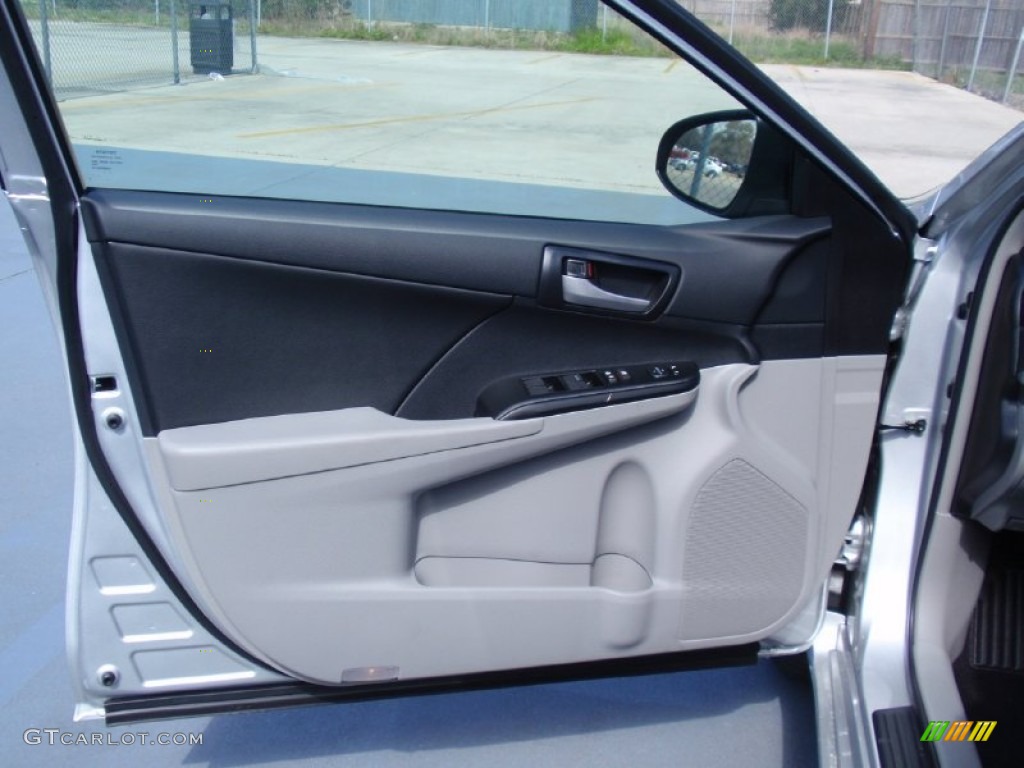 2014 Camry LE - Classic Silver Metallic / Ash photo #22