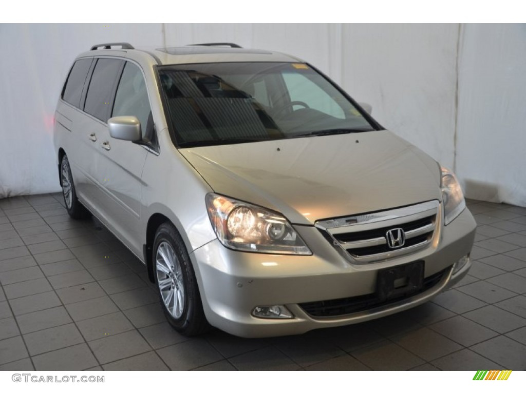 Silver Pearl Metallic Honda Odyssey