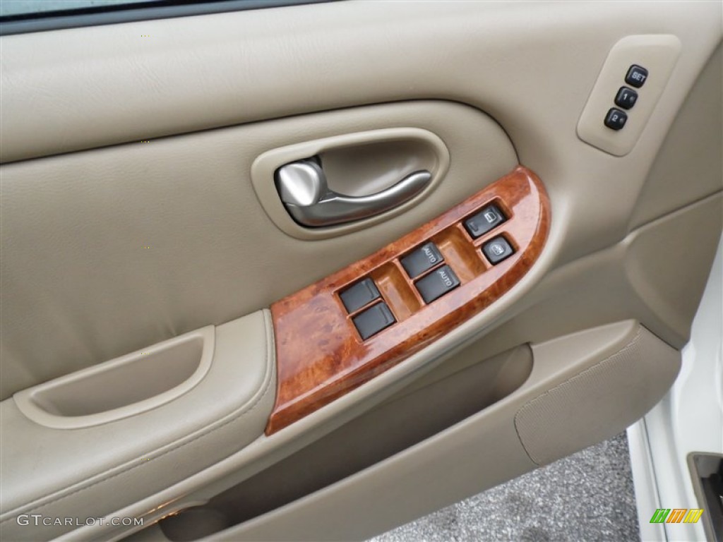 2004 Infiniti I 35 Door Panel Photos