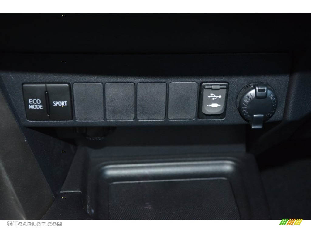 2013 RAV4 XLE - Black / Black photo #23