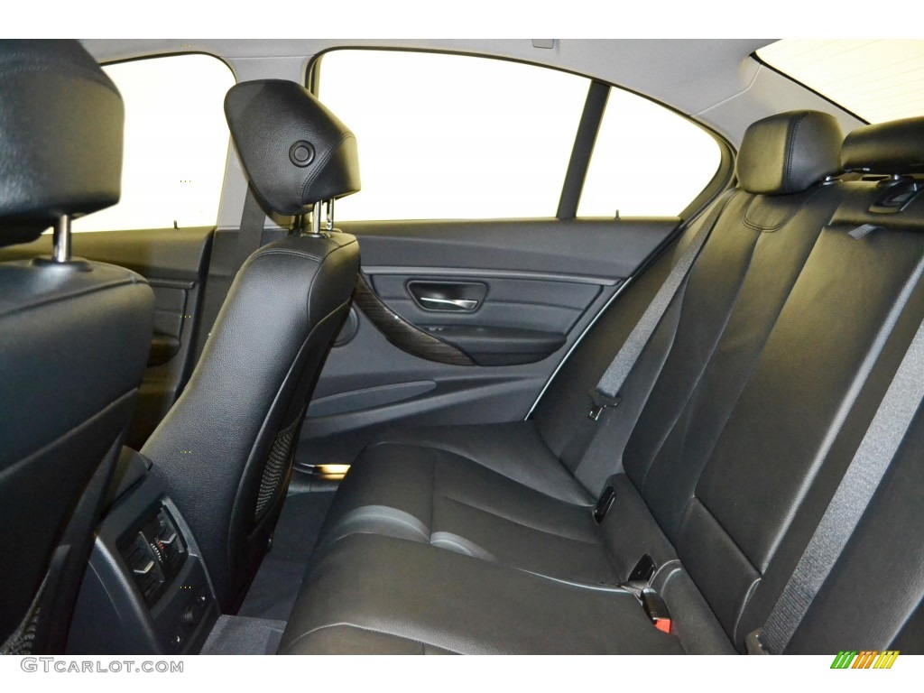 2013 3 Series 328i xDrive Sedan - Alpine White / Black photo #16