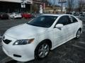 Super White - Camry SE Photo No. 3