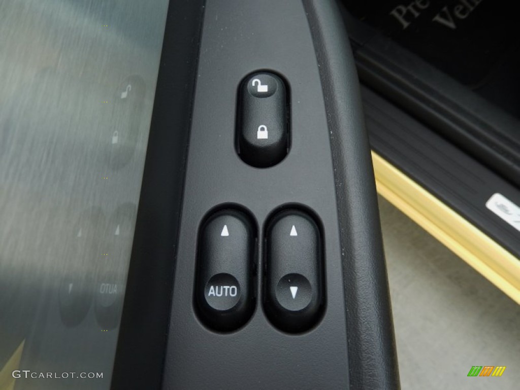 2002 Ford Thunderbird Premium Roadster Controls Photo #91108043