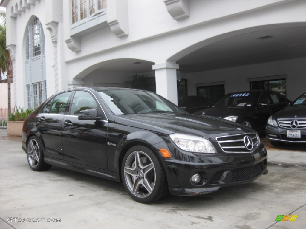 2011 Mercedes-Benz C 63 AMG Exterior Photos