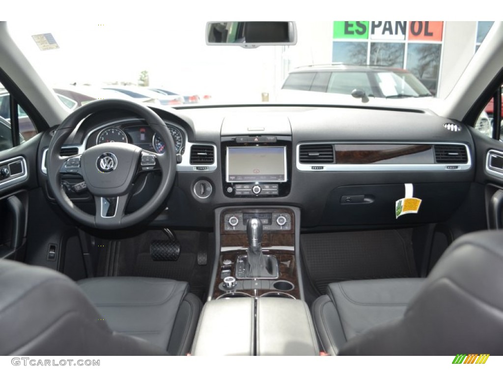 2013 Volkswagen Touareg VR6 FSI Executive 4XMotion Black Anthracite Dashboard Photo #91127438