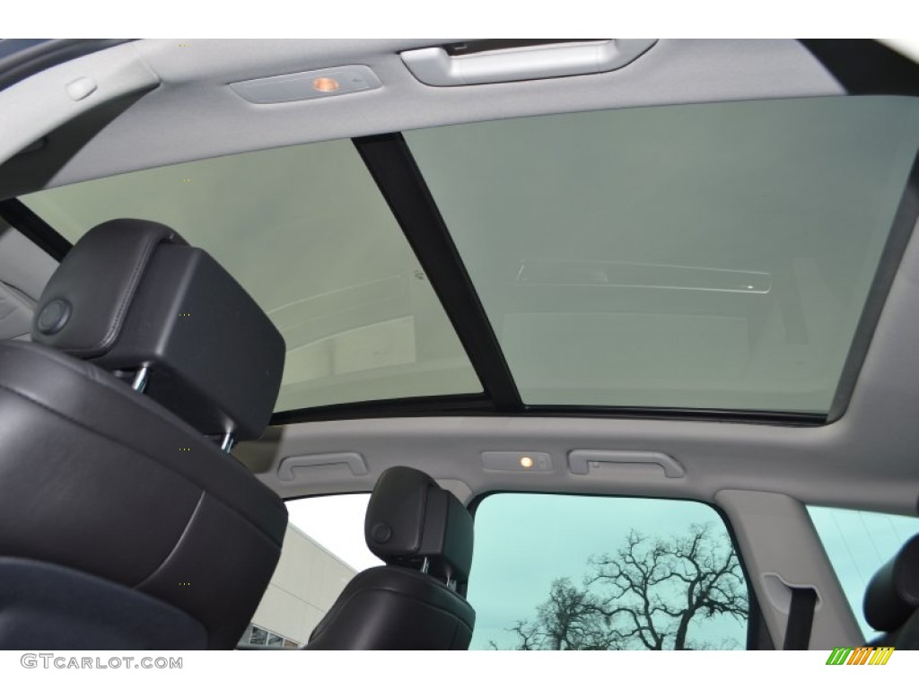 2013 Volkswagen Touareg VR6 FSI Executive 4XMotion Sunroof Photos
