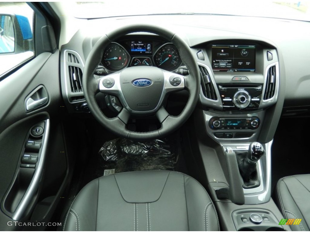 2014 Ford Focus Titanium Sedan Charcoal Black Dashboard Photo #91130287