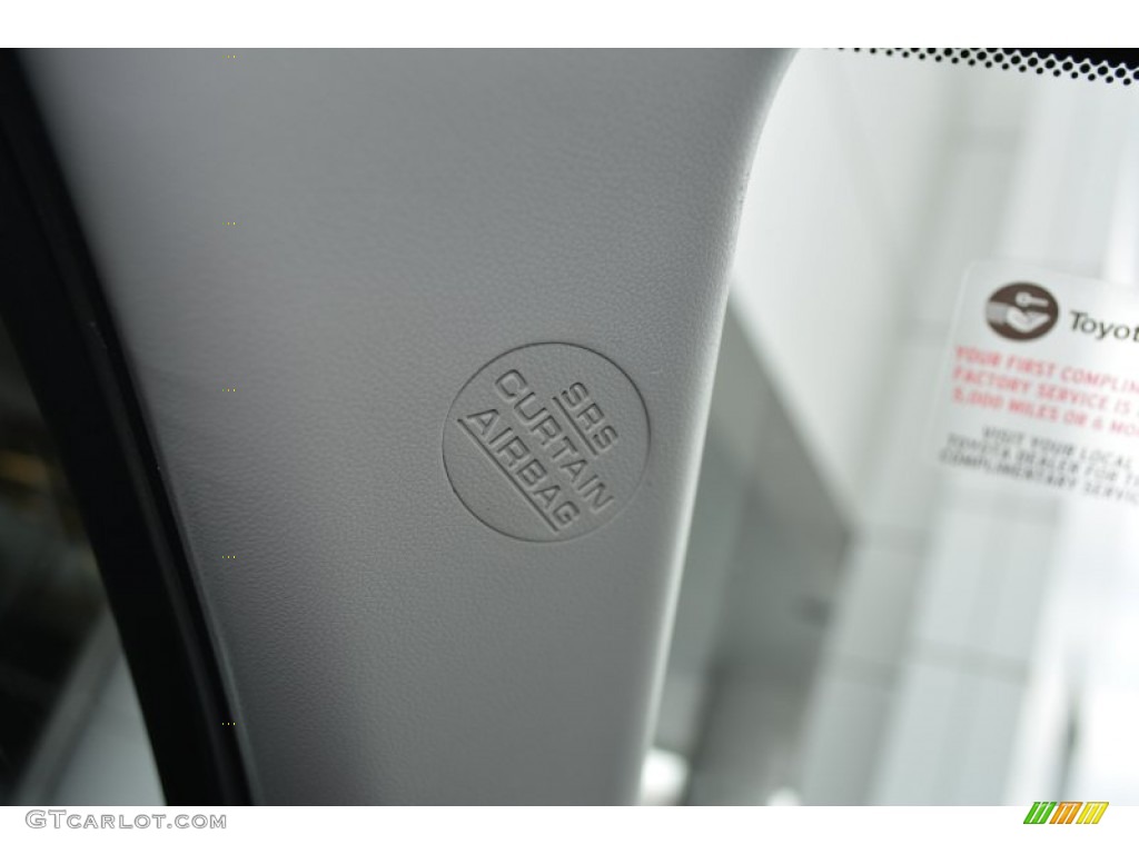 2014 Tundra Limited Double Cab - Silver Sky Metallic / Graphite photo #26