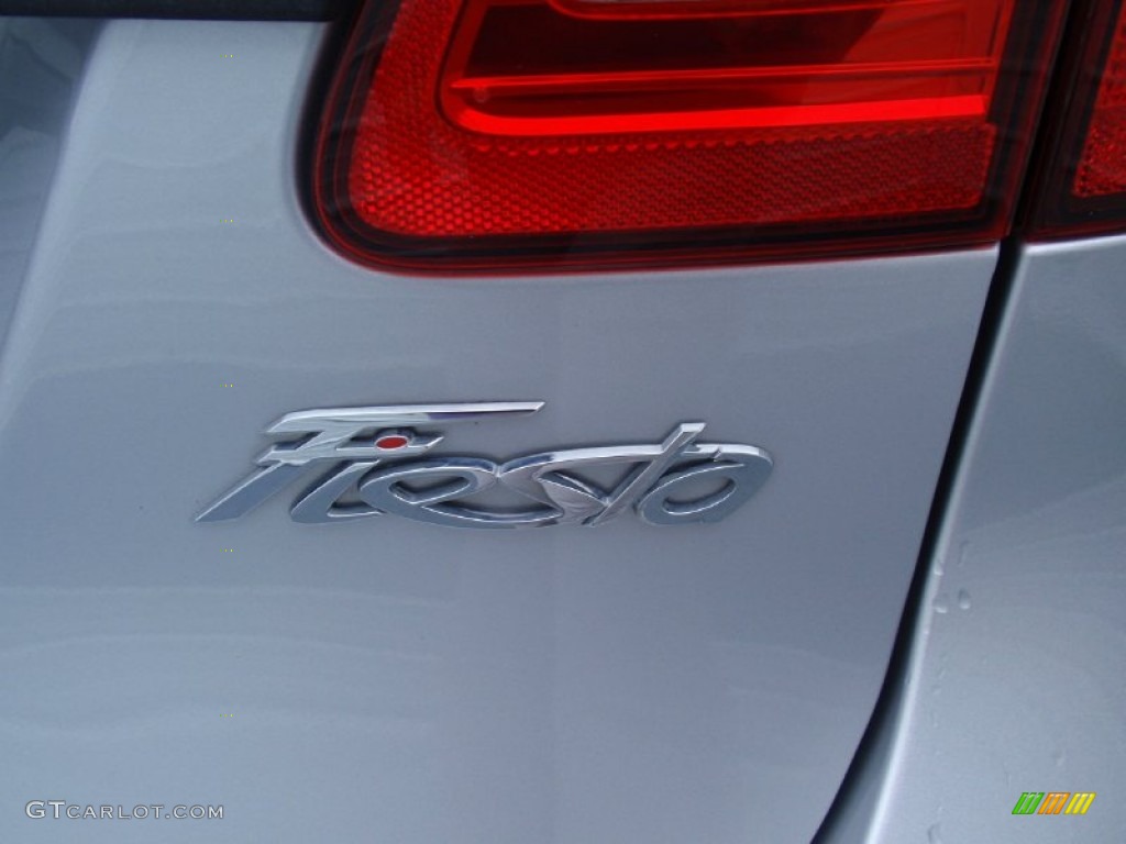2013 Fiesta S Sedan - Ingot Silver / Charcoal Black/Light Stone photo #18