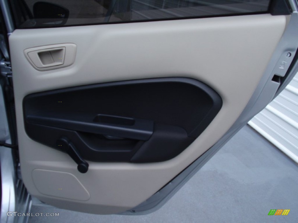 2013 Fiesta S Sedan - Ingot Silver / Charcoal Black/Light Stone photo #25