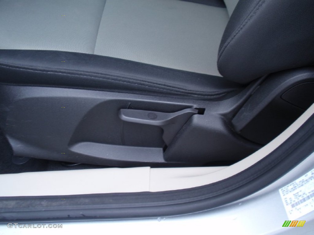 2013 Fiesta S Sedan - Ingot Silver / Charcoal Black/Light Stone photo #36