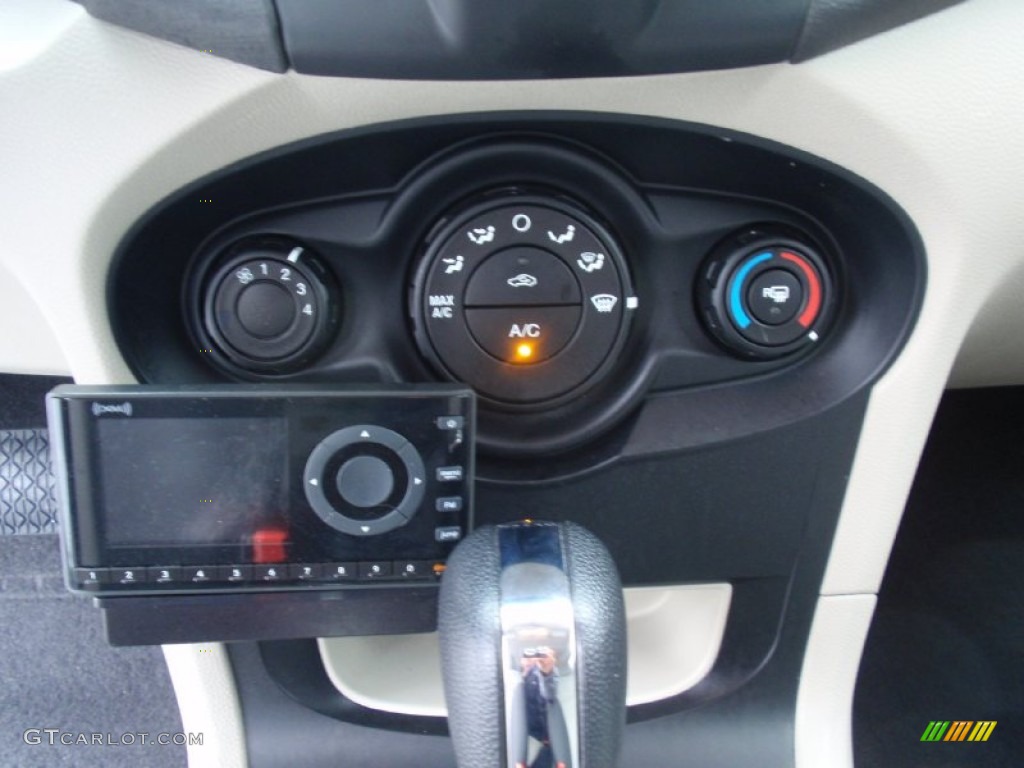 2013 Fiesta S Sedan - Ingot Silver / Charcoal Black/Light Stone photo #39