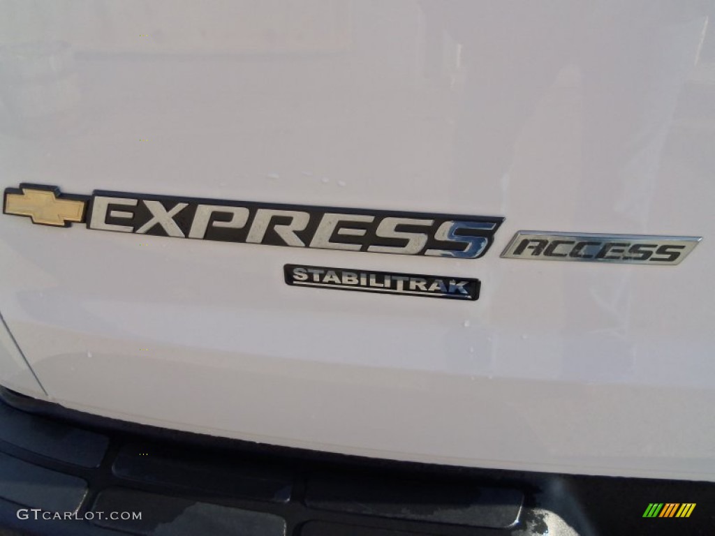 2014 Chevrolet Express 3500 Cargo WT Marks and Logos Photos
