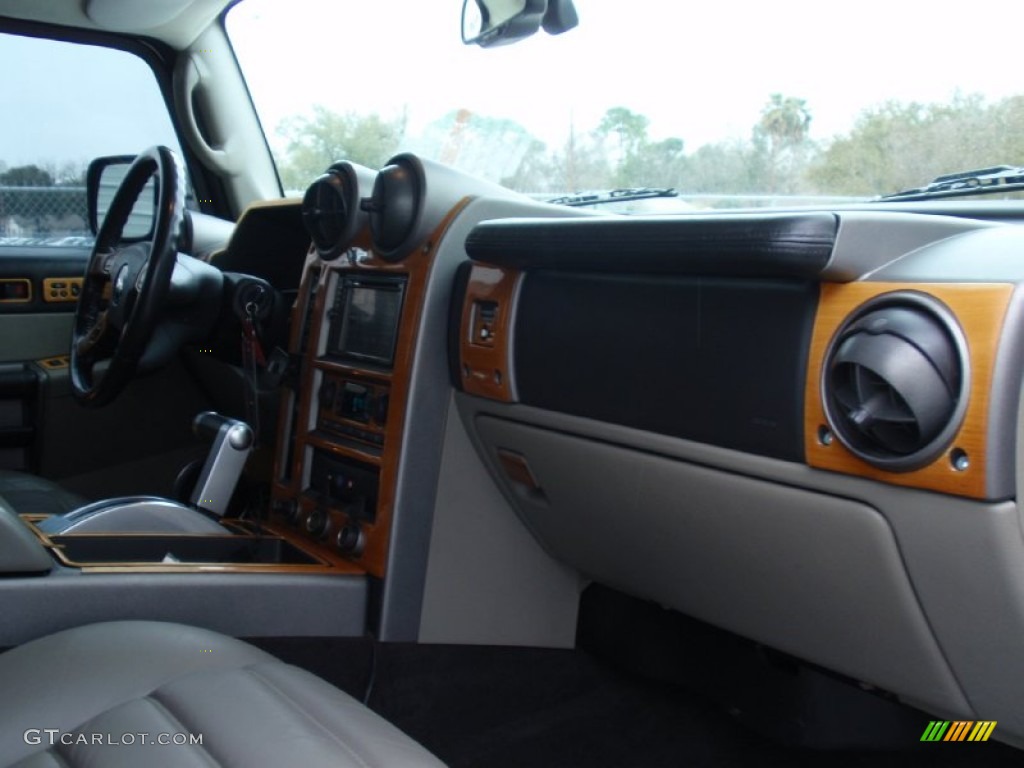 2004 H2 SUV - Pewter Metallic / Wheat photo #24