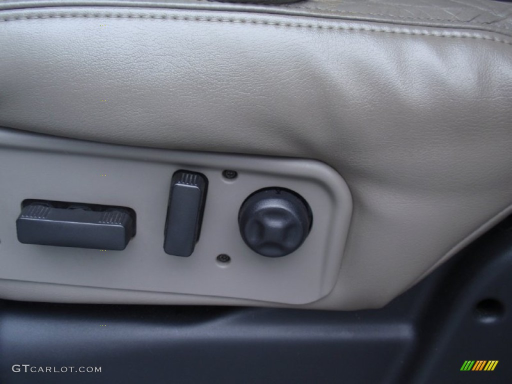 2004 H2 SUV - Pewter Metallic / Wheat photo #38