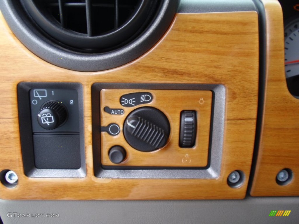 2004 H2 SUV - Pewter Metallic / Wheat photo #46