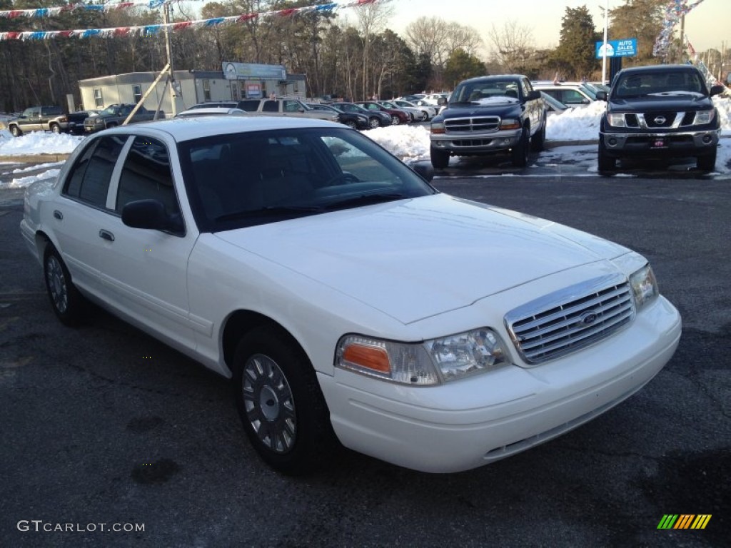 2007 Crown Victoria  - Vibrant White / Charcoal Black photo #5