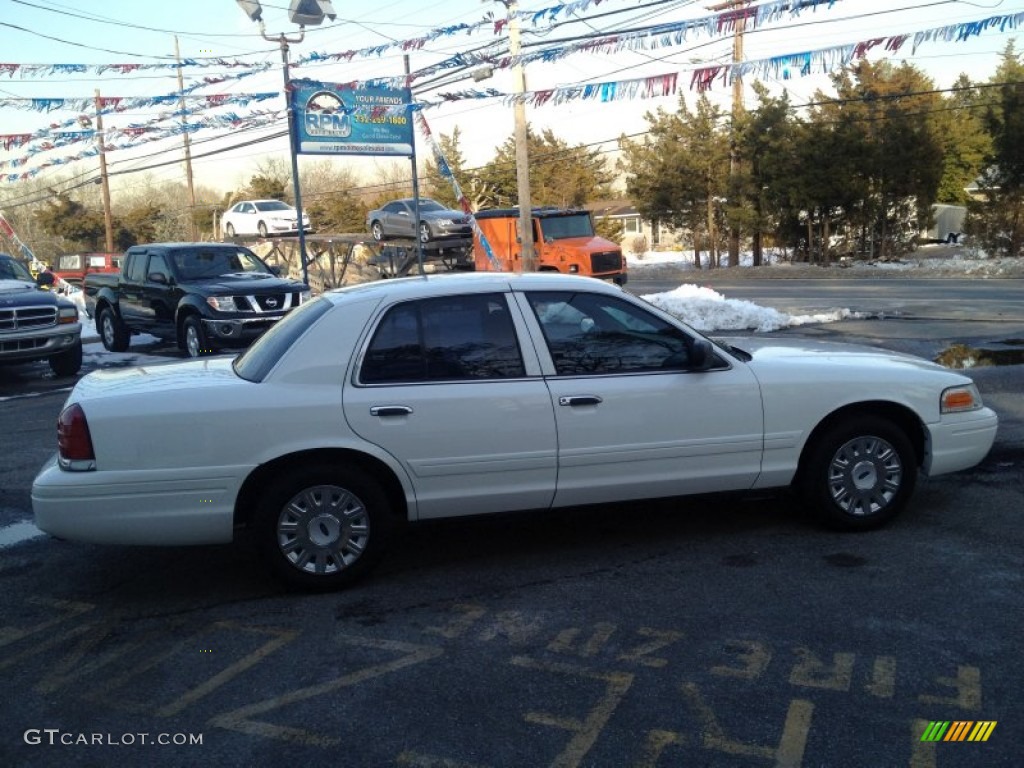 2007 Crown Victoria  - Vibrant White / Charcoal Black photo #8