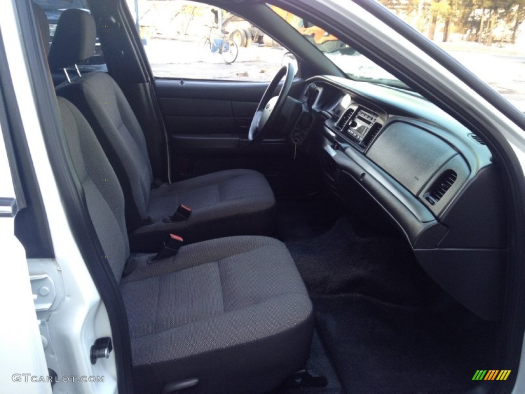 2007 Crown Victoria  - Vibrant White / Charcoal Black photo #11