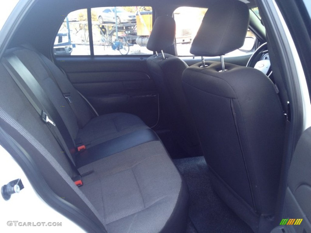 2007 Crown Victoria  - Vibrant White / Charcoal Black photo #13