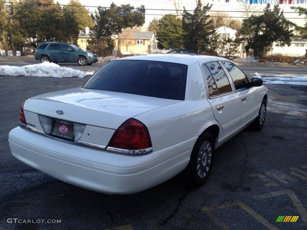 2007 Crown Victoria  - Vibrant White / Charcoal Black photo #14