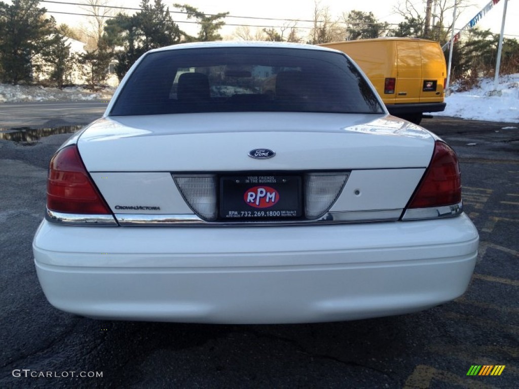 2007 Crown Victoria  - Vibrant White / Charcoal Black photo #15