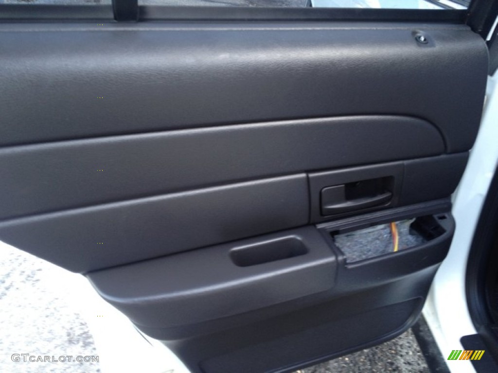 2007 Crown Victoria  - Vibrant White / Charcoal Black photo #19