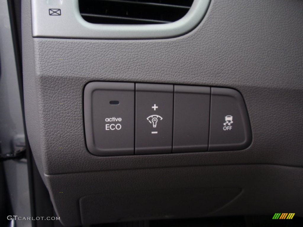 2014 Hyundai Elantra Coupe Standard Elantra Coupe Model Controls Photo #91142463
